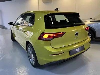 Volkswagen Golf 2021 - 17990 EUR, 50000 km - AUTO.MOTO.pt - 50000km - foto 9 de 28