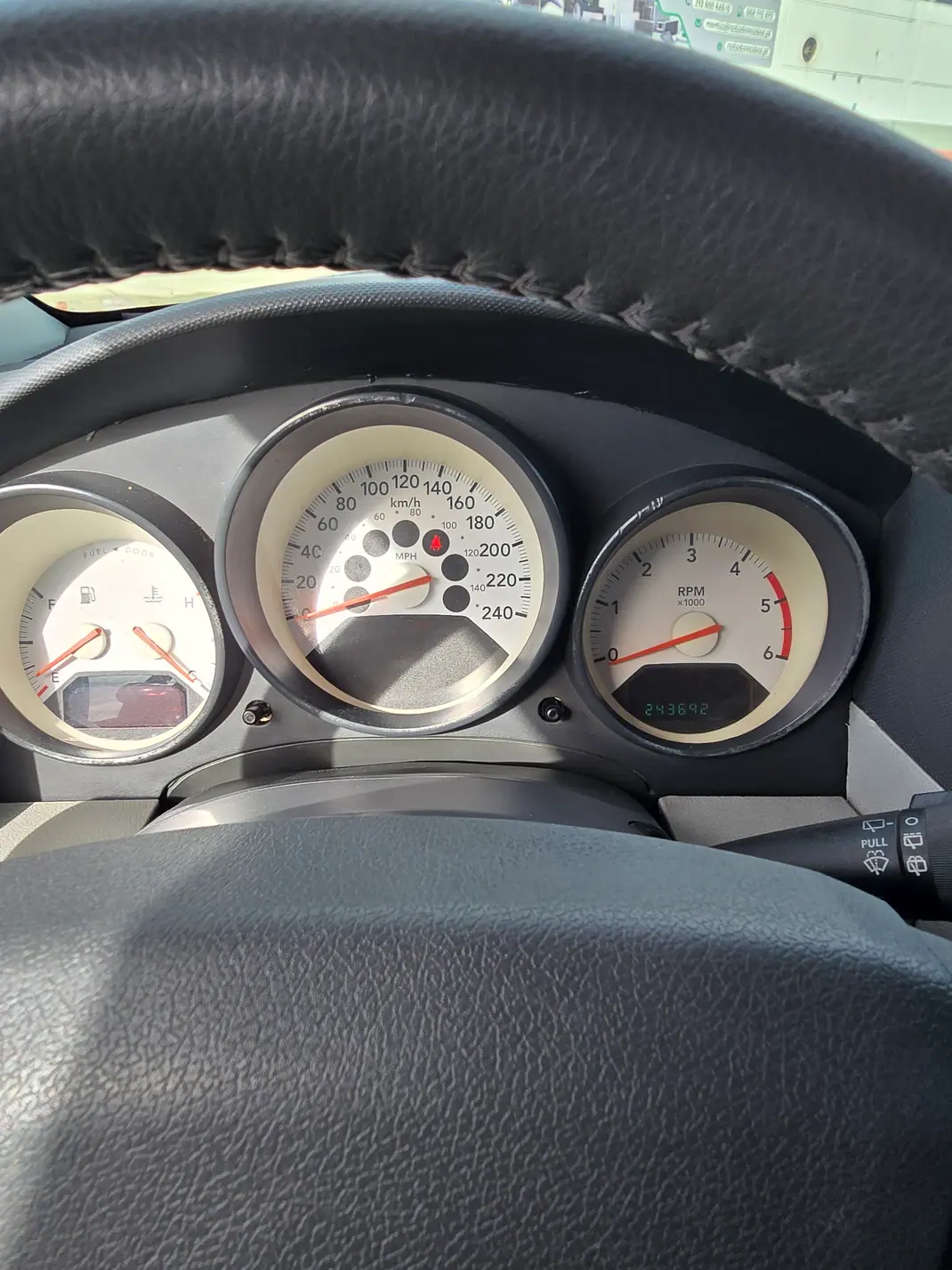 Dodge Caliber 2006 - 3800 EUR, 243642 km - AUTO.MOTO.pt - 243642km - foto 5 de 13