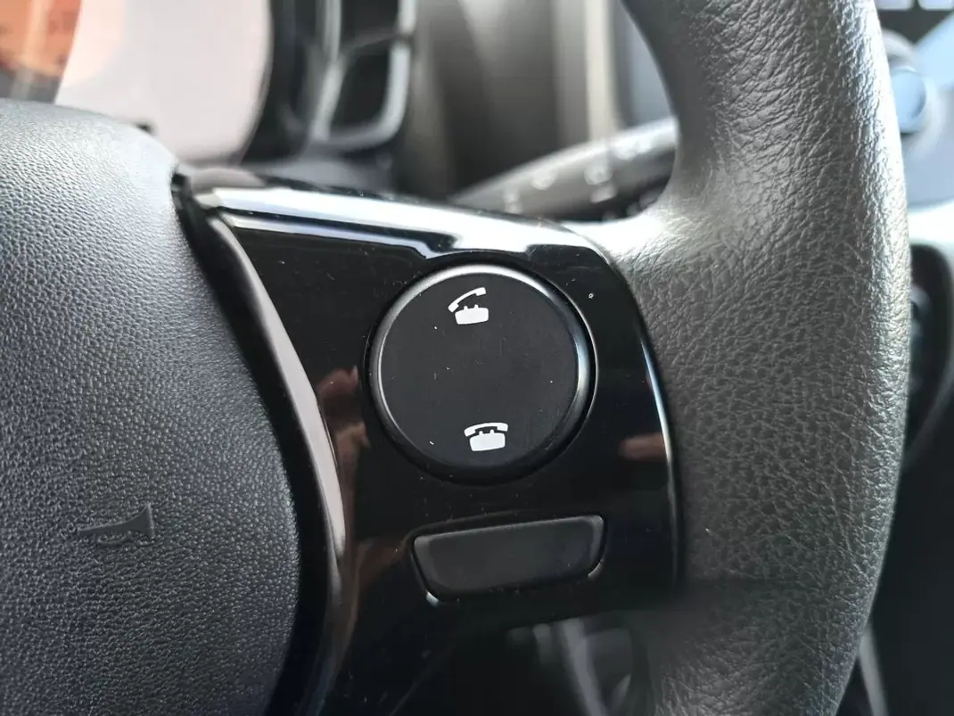 Peugeot 108 2014 - 6750 EUR, 58030 km - AUTO.MOTO.pt - 58030km - foto 27 de 28