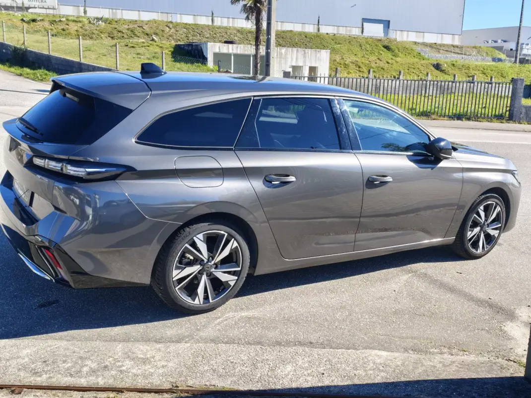 Peugeot 308 2022 - 19500 EUR, 130000 km - AUTO.MOTO.pt - 130000km - foto 10 de 37