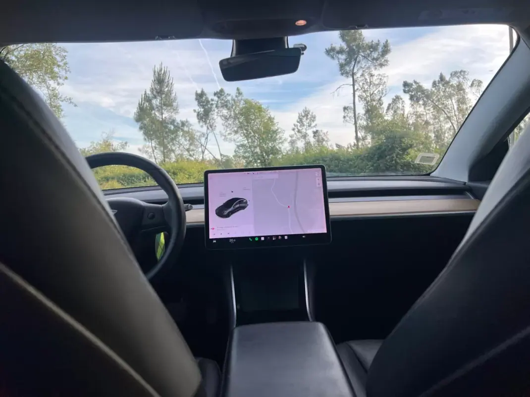 Tesla Model 3 2020 - 21900 EUR, 161211 km - AUTO.MOTO.pt - 161211km - foto 13 de 29