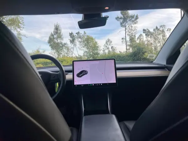 Tesla Model 3 2020 - 21900 EUR, 161211 km - AUTO.MOTO.pt - 161211km - foto 13 de 29