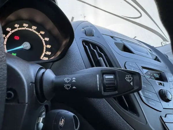 Ford Tourneo Courier 2017 - 9990 EUR, 168856 km - AUTO.MOTO.pt - 168856km - foto 31 de 47