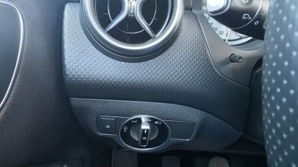 Mercedes-Benz A 200 2013 - 15990 EUR, 141000 km - AUTO.MOTO.pt - 141000km - foto 33 de 33