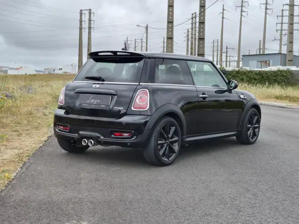 MINI 3 Portas 2013 - 11990 EUR, 187017 km - AUTO.MOTO.pt - 187017km - foto 4 de 28
