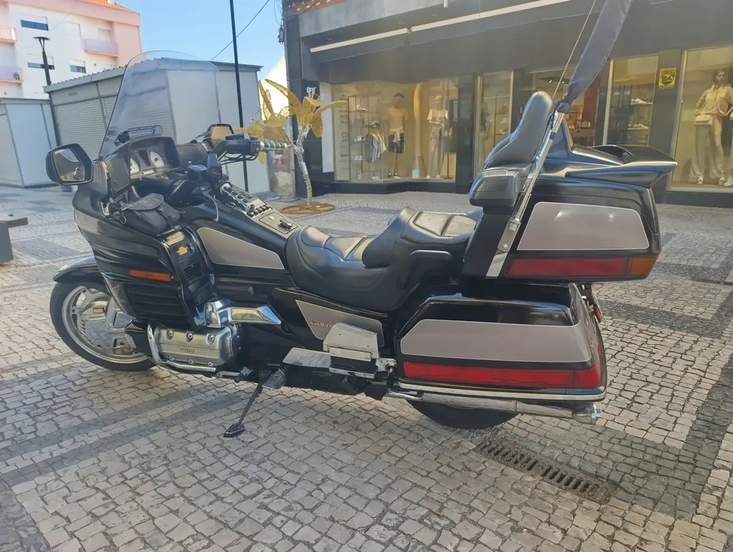 Honda Gold Wing 1999 - 10000 EUR, 66000 km - 66000km - foto 2 de 8