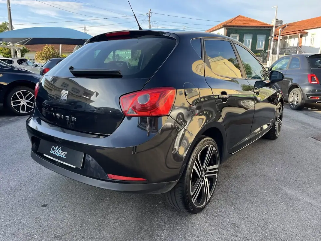 SEAT Ibiza 2011 - 6450 EUR, 240000 km - AUTO.MOTO.pt - 240000km - foto 5 de 45