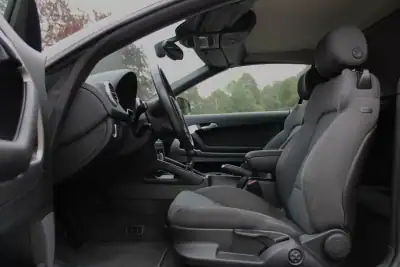 Audi A3 Cabrio 2009 - 11990 EUR, 180000 km - AUTO.MOTO.pt - 180000km - foto 19 de 42