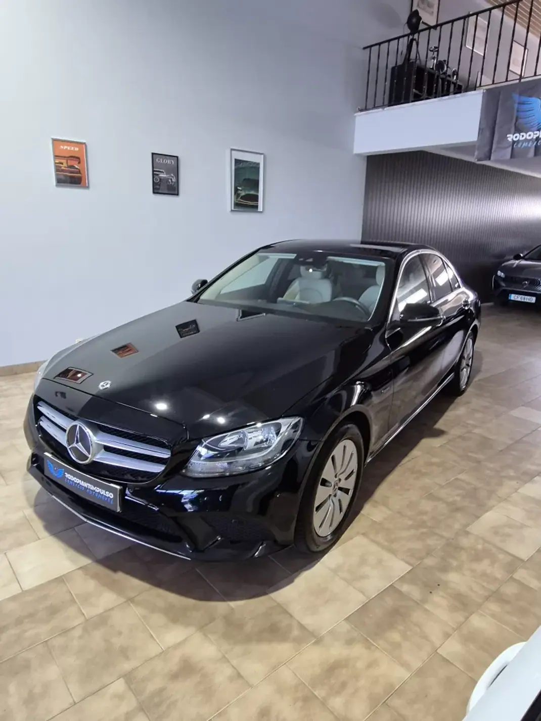 Mercedes-Benz C 300 2020 - 24750 EUR, 103000 km - 103000km - foto 3 de 36