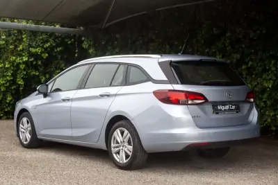 Opel Astra Sports Tourer 2017 - 11500 EUR, 164500 km - AUTO.MOTO.pt - 164500km - foto 8 de 14