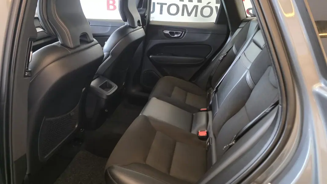 Volvo XC 60 2018 - 23500 EUR, 242396 km - AUTO.MOTO.pt - 242396km - foto 48 de 55