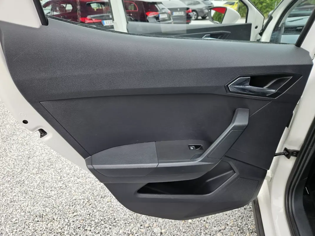 SEAT Arona 2018 - 15500 EUR, 115150 km - AUTO.MOTO.pt - 115150km - foto 38 de 51