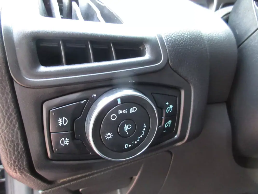 Ford Focus SW 2013 - 6990 EUR, 210000 km - 210000km - foto 15 de 28