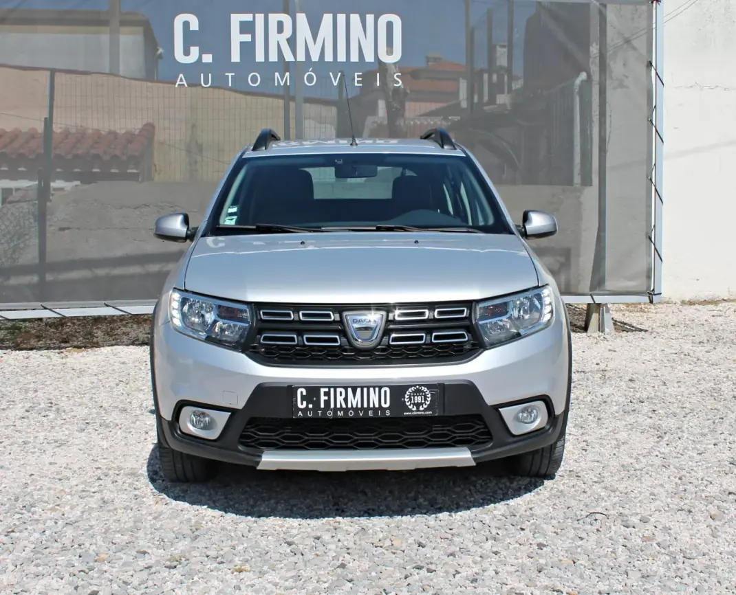 Dacia Sandero 2018 - 10400 EUR, 35110 km - AUTO.MOTO.pt - 35110km - foto 2 de 24