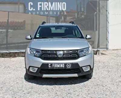 Dacia Sandero 2018 - 10400 EUR, 35110 km - AUTO.MOTO.pt - 35110km - foto 2 de 24