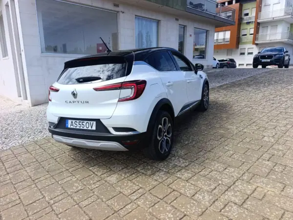 Renault Captur 2022 — foto 3 de 14