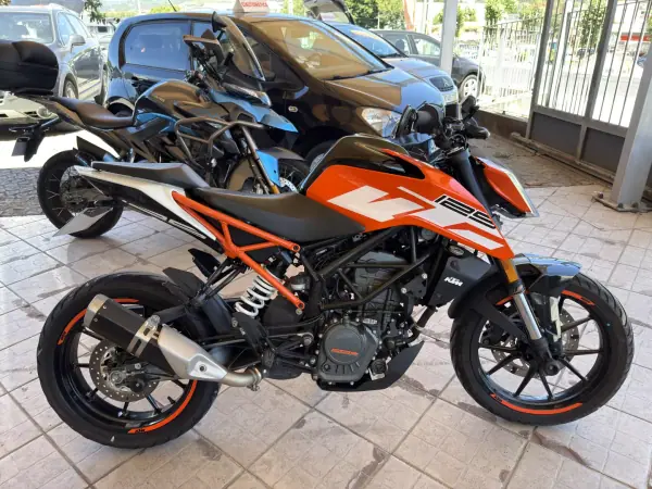 KTM Duke 200 2018 - 3750 EUR, 8468 km - AUTO.MOTO.pt - 8468km - foto 3 de 15
