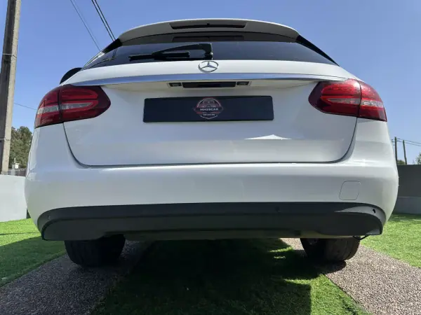 Mercedes-Benz C 180 2015 - 12900 EUR, 280000 km - AUTO.MOTO.pt - 280000km - foto 17 de 69