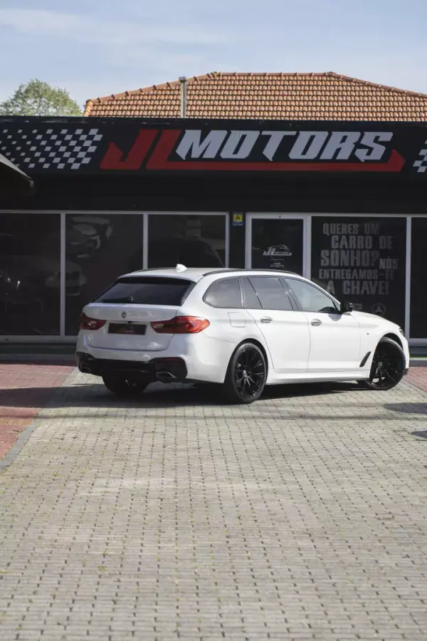 BMW 520 2018 - 29990 EUR, 144060 km - AUTO.MOTO.pt - 144060km - foto 31 de 41