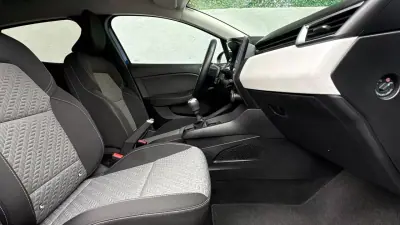 Renault Clio 2023 - 13400 EUR, 79000 km - AUTO.MOTO.pt - 79000km - foto 11 de 12