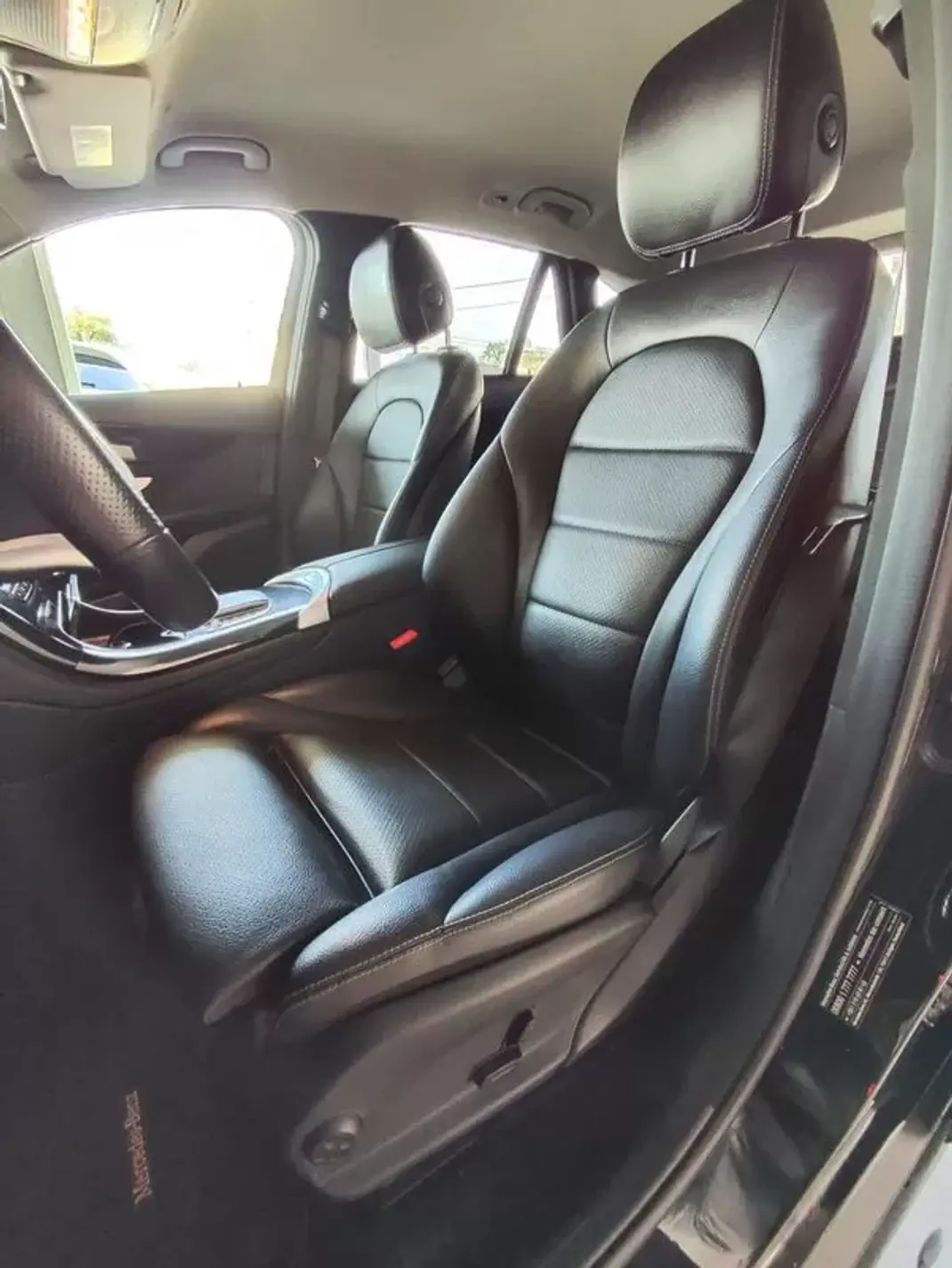 Mercedes-Benz GLC 300 2022 - 41500 EUR, 64500 km - AUTO.MOTO.pt - 64500km - foto 25 de 40