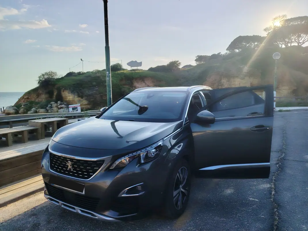 Peugeot 3008 2017 - 15000 EUR, 125000 km - AUTO.MOTO.pt - 125000km - foto 1 de 5