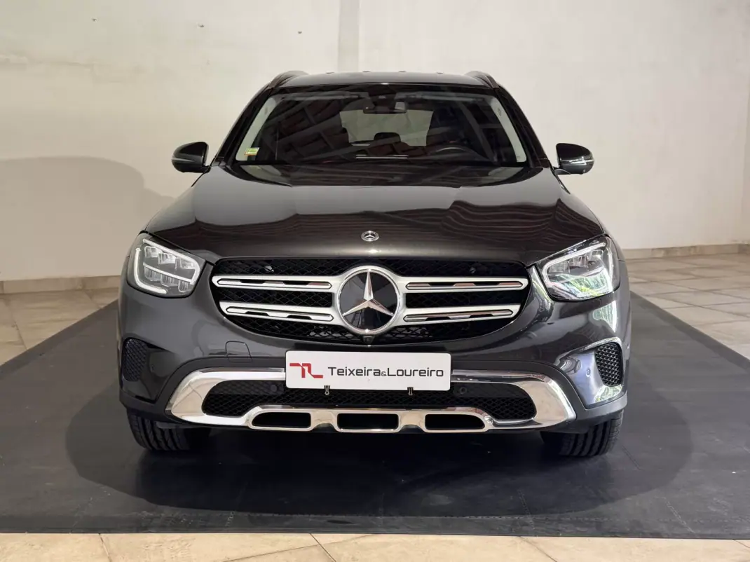 Mercedes-Benz GLC 300 2022 - 47500 EUR, 37758 km - AUTO.MOTO.pt - 37758km - foto 2 de 25