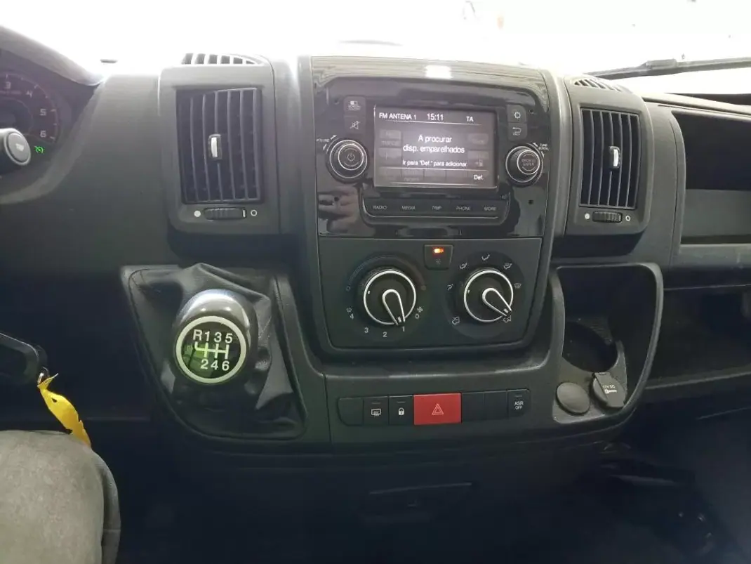 Peugeot 2019 - 16500 EUR, 97246 km - AUTO.MOTO.pt - 97246km - foto 7 de 8