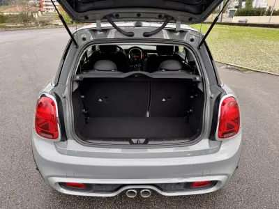 MINI Cooper 2018 - 21990 EUR, 165000 km - AUTO.MOTO.pt - 165000km - foto 30 de 31