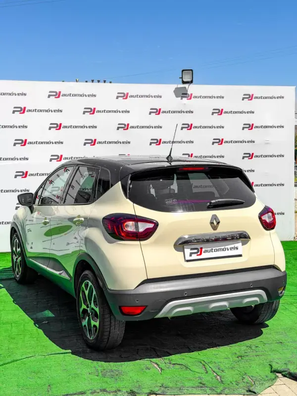 Renault Captur 2019 - 12750 EUR, 68000 km - AUTO.MOTO.pt - 68000km - foto 10 de 26