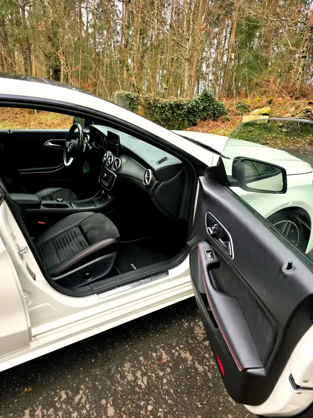 Mercedes-Benz CLA 220 2017 - 19990 EUR, 211000 km - AUTO.MOTO.pt - 211000km - foto 24 de 31