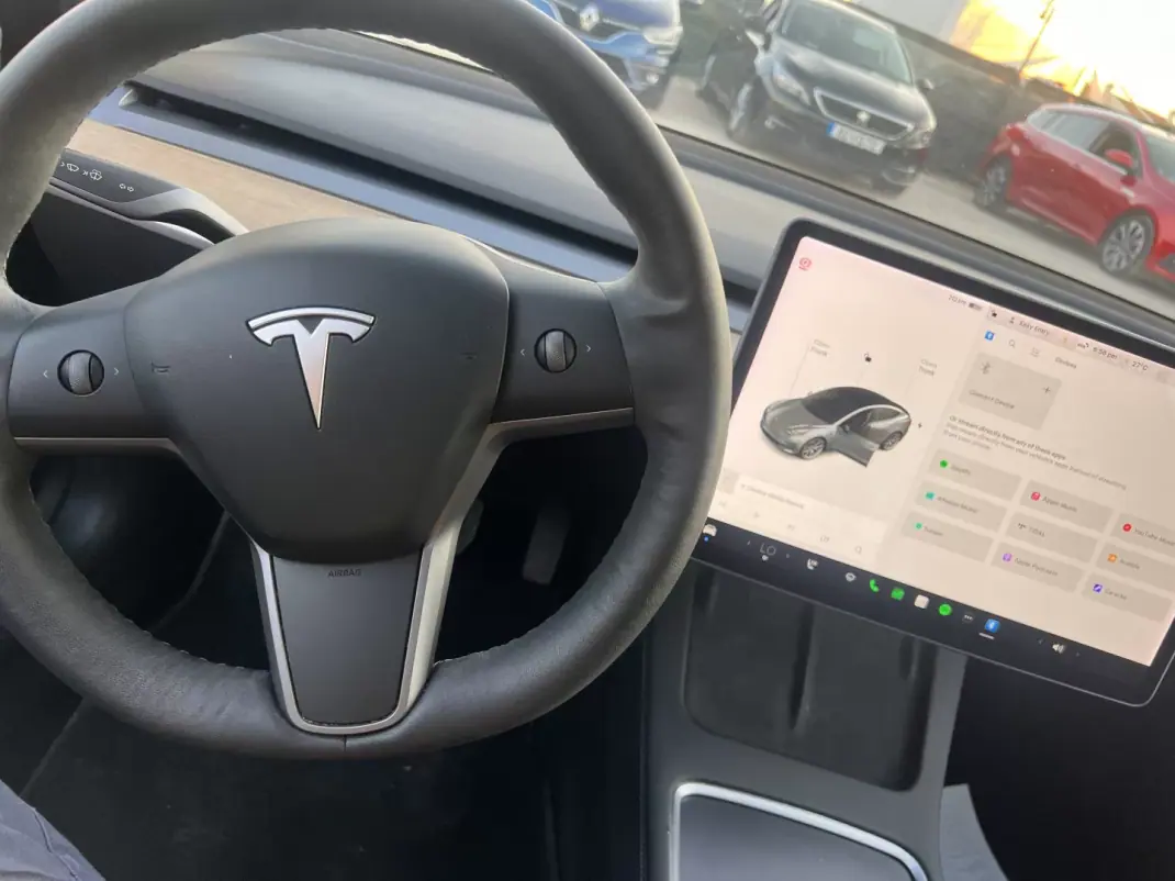 Tesla Model 3 2021 - 27999 EUR, 94300 km - AUTO.MOTO.pt - 94300km - foto 8 de 8