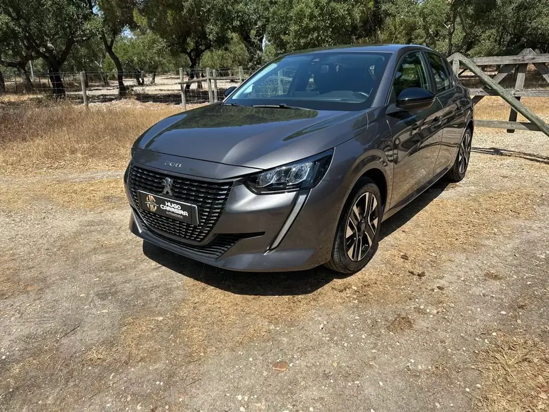Peugeot 208 2021 - 10850 EUR, 71000 km - 71000km - foto 2 de 15