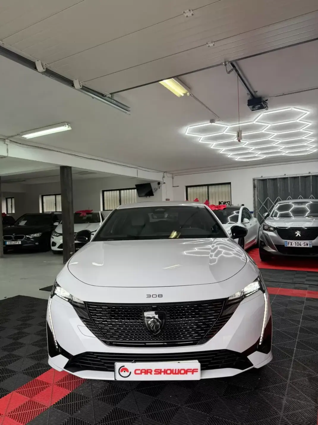 Peugeot e-308 2023 - 29990 EUR, 18850 km - AUTO.MOTO.pt - 18850km - foto 2 de 14