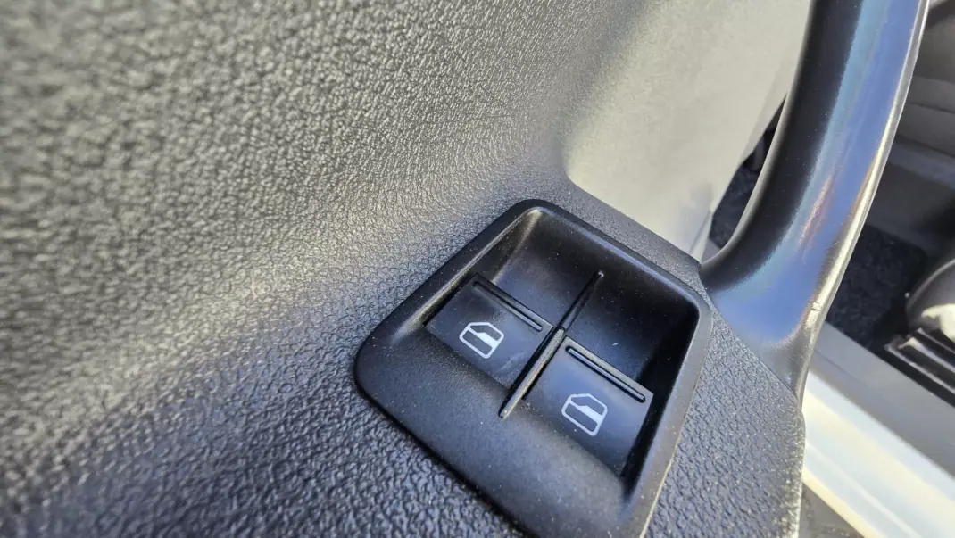 VW Caddy 1.6TDI 2015 - 9990 EUR, 208841 km - AUTO.MOTO.pt - 208841km - foto 14 de 16