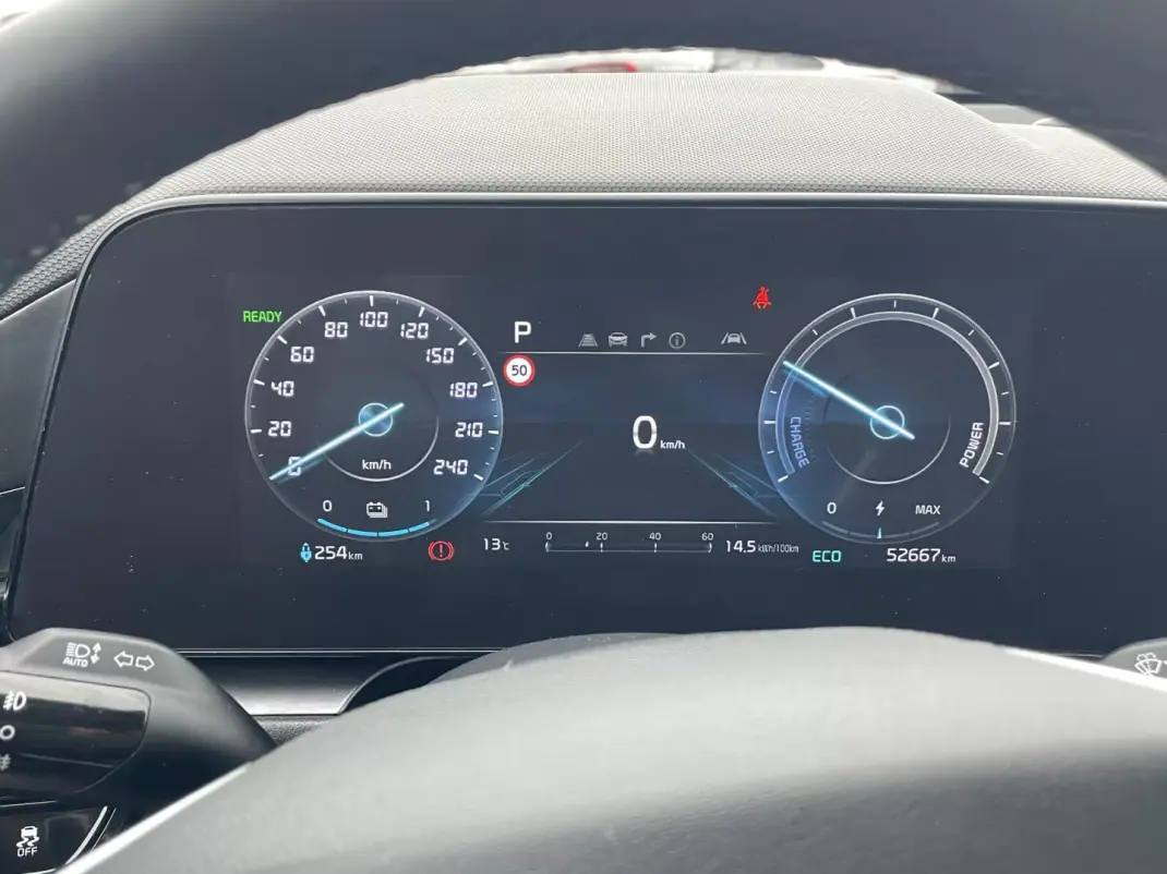 Kia Niro EV 2022 - 25850 EUR, 52642 km - AUTO.MOTO.pt - 52642km - foto 25 de 44
