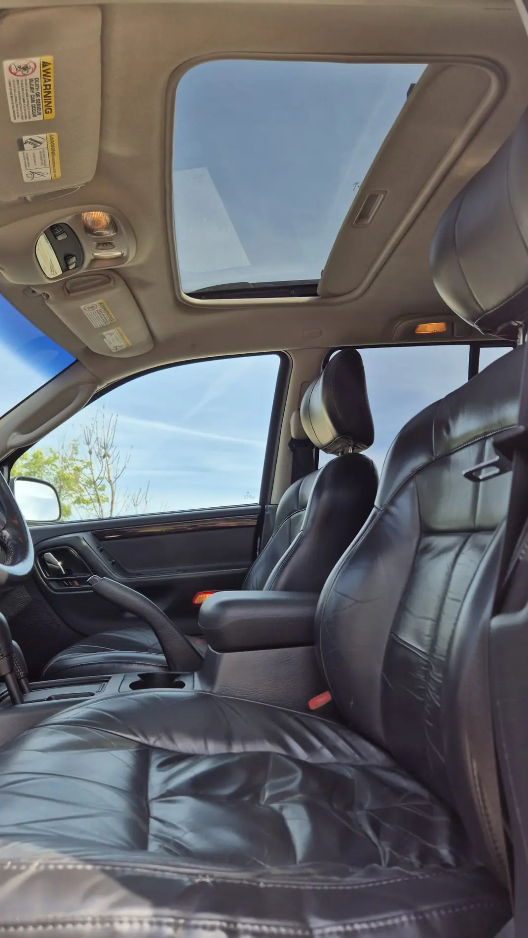 Jeep Grand Cherokee 2003 - 16900 EUR, 170000 km - AUTO.MOTO.pt - 170000km - foto 4 de 9