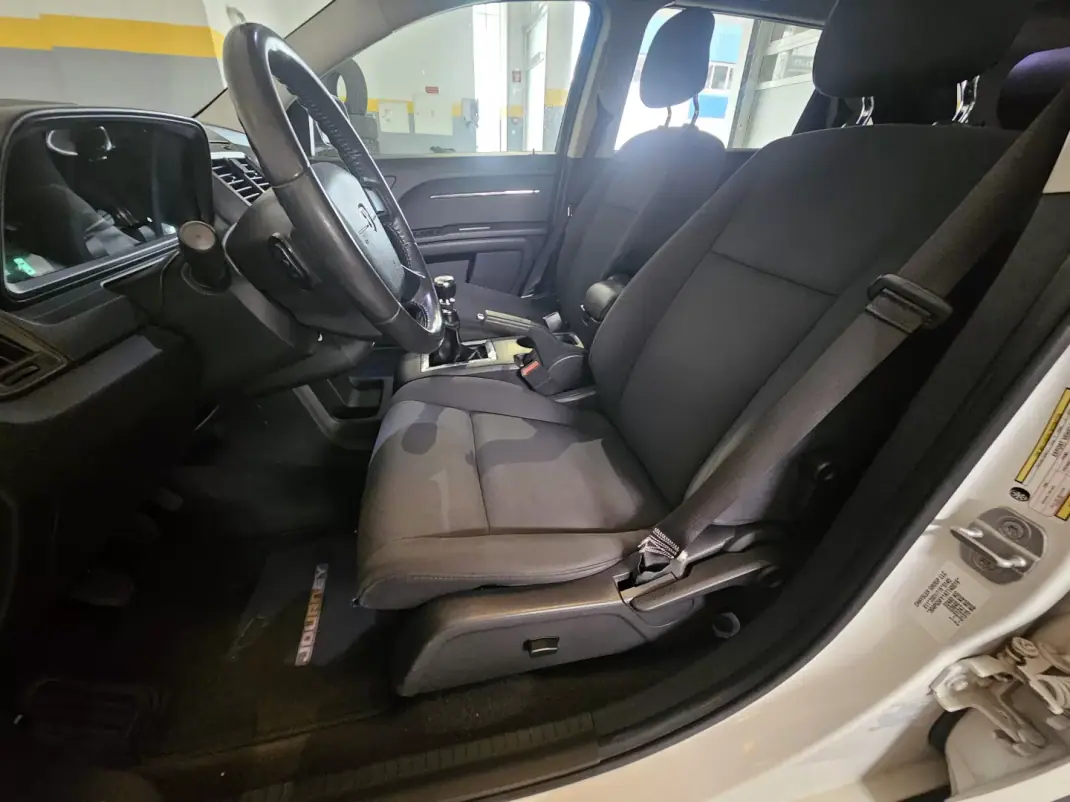 Dodge Journey 2010 - 8800 EUR, 217281 km - 217281km - foto 7 de 37