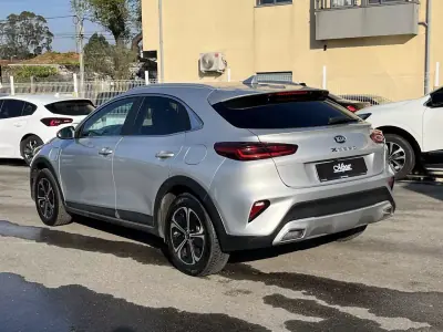 Kia XCeed 2021 - 16950 EUR, 147000 km - AUTO.MOTO.pt - 147000km - foto 7 de 33