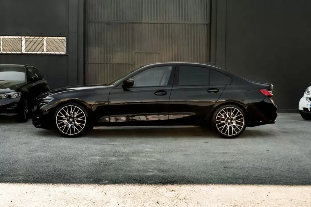 BMW 320 2019 - 27900 EUR, 112209 km - AUTO.MOTO.pt - 112209km - foto 4 de 26