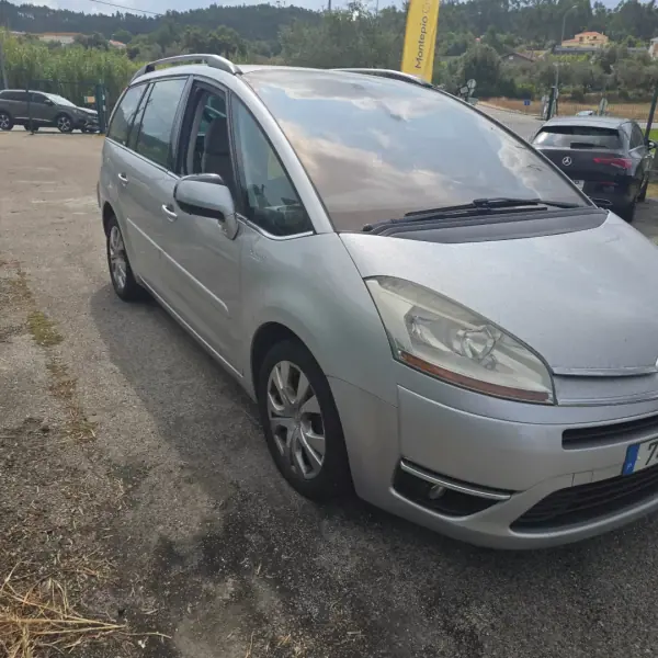 Citroën C4 Grand Picasso 2009 - 5950 EUR, 308640 km - AUTO.MOTO.pt - 308640km - foto 3 de 12