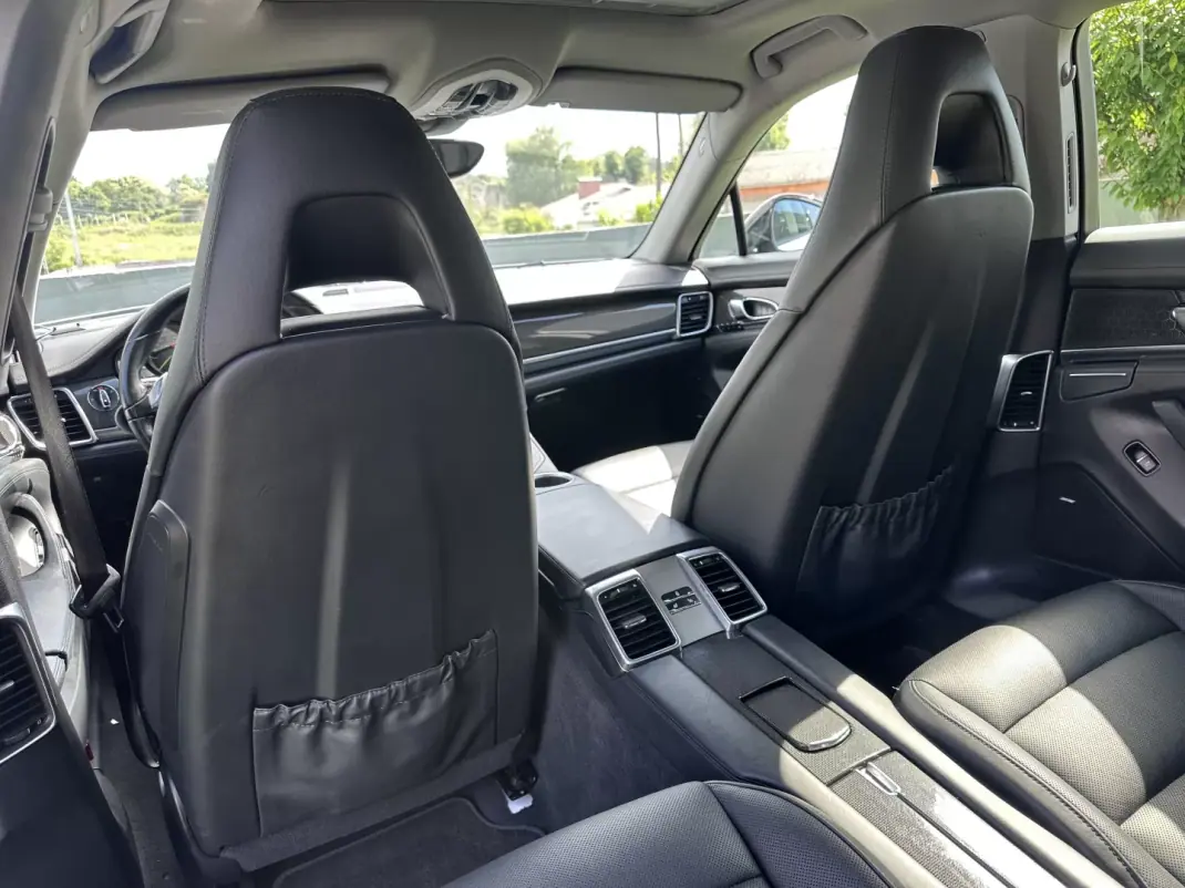 Porsche Panamera 2015 - 35000 EUR, 159000 km - AUTO.MOTO.pt - 159000km - foto 50 de 67