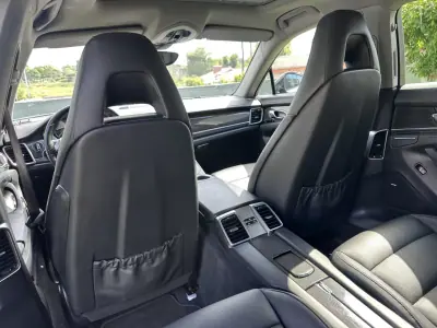 Porsche Panamera 2015 - 35000 EUR, 159000 km - AUTO.MOTO.pt - 159000km - foto 50 de 67