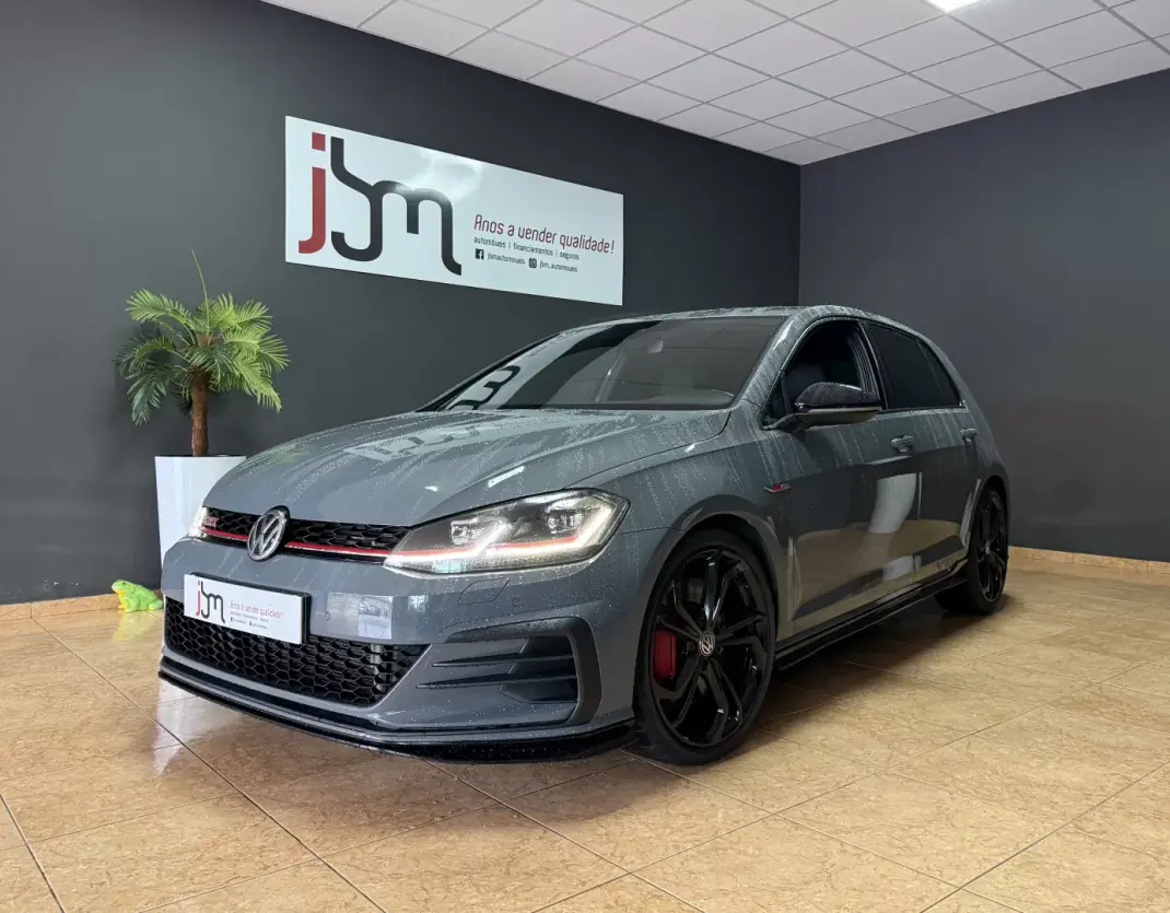 Volkswagen Golf 2019 - 30999 EUR, 99874 km - AUTO.MOTO.pt - 99874km - foto 1 de 20