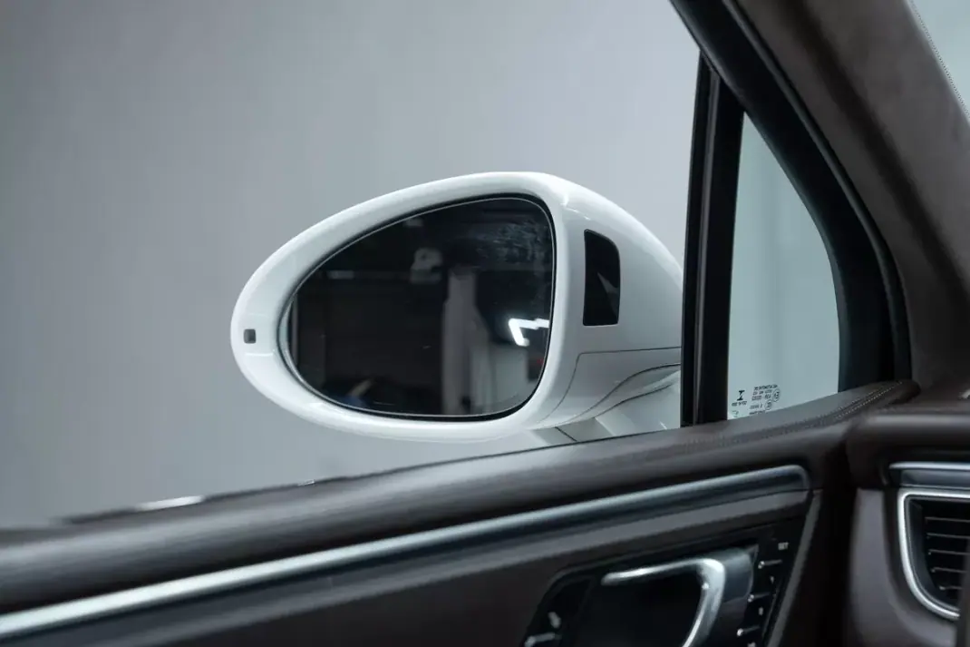 Porsche Macan 2016 - 49950 EUR, 131000 km - AUTO.MOTO.pt - 131000km - foto 21 de 53