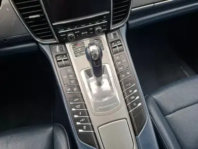 Porsche Panamera 2011 - 47900 EUR, 133621 km - 133621km - foto 29 de 36