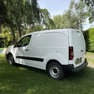 Citroën BERLINGO 1.6 HDI 600 C/AC 2018 - 10990 EUR, 190000 km - AUTO.MOTO.pt - 190000km - foto 5 de 15