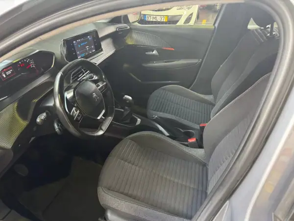 Peugeot 208 2021 - 14990 EUR, 78479 km - AUTO.MOTO.pt - 78479km - foto 7 de 13