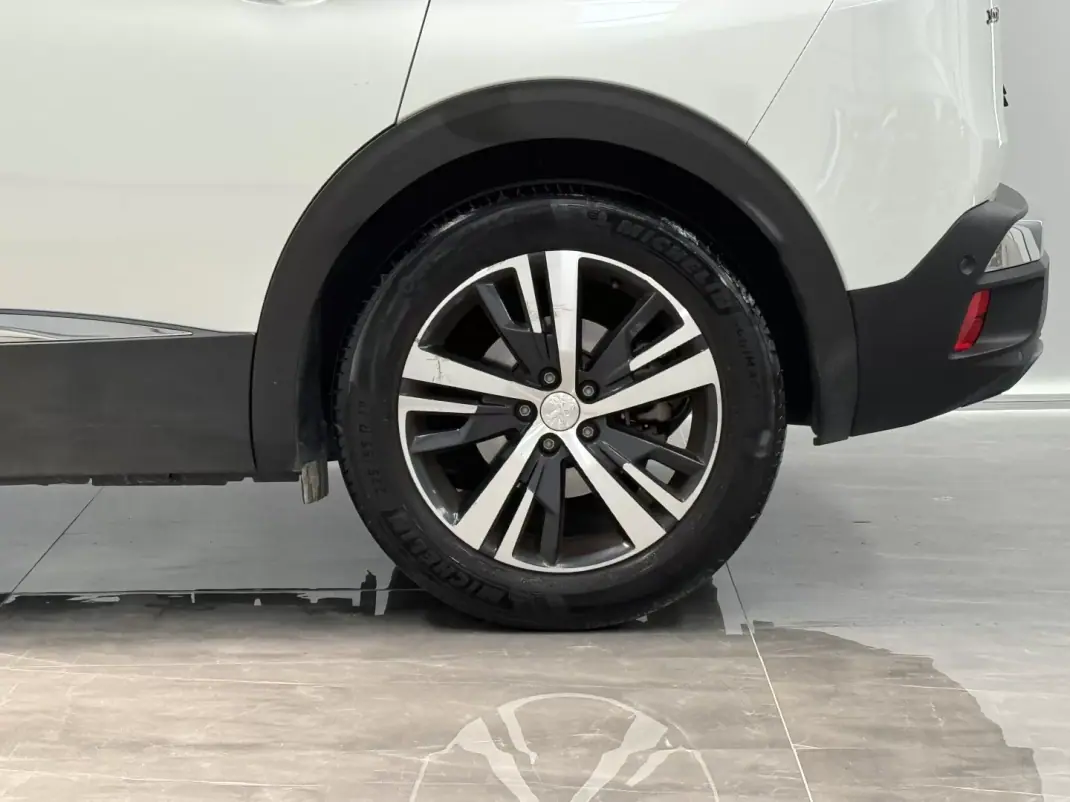 Peugeot 3008 2019 - 17490 EUR, 92000 km - AUTO.MOTO.pt - 92000km - foto 18 de 22