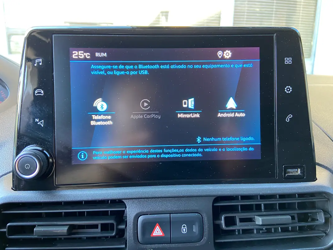 Peugeot Partner 1.6 BlueHdi 100cv Premium 2019 - 14980 EUR, 126882 km - AUTO.MOTO.pt - 126882km - foto 17 de 17